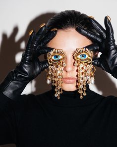 Elsa Schiaparelli, Golden Eyes, Crystal Dangle Earrings, Eye Earrings, Jewelry Photography, Baroque Fashion, Eye Jewelry, Fashion Photoshoot, Home Fashion