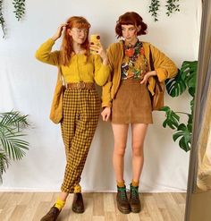 Mathilda Mai, Liberty Mai, The Hogwarts Houses, Yellow Emoji, Yellow Outfits, 70s Inspired Fashion, Fashion 90s, Look Retro, Winona Ryder