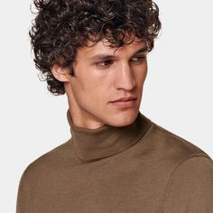 On its own or as a lightweight layering piece, this dark brown turtleneck sweater is warm and versatile pick for a classic winter style. Dark Brown Turtleneck, Classic Winter Style, Brown Turtleneck Sweater, Brown Turtleneck, Brown Crewneck, Ribbed Turtleneck, Black Turtleneck, Style Expert, Winter Style