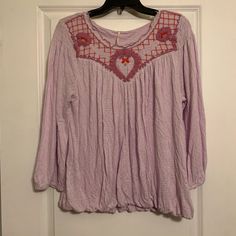 Free People Begonia Embroidered 3/4 Sleeve Blouse New Without Tags! Size L Ships Fast Lace Halter Top, Free People Blouse, Boho Tees, Smock Blouse, Butterfly Top, Puff Sleeve Blouse, Boho Blouses, Pink Blouse, Off Shoulder Tops