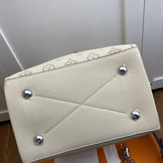 BRC Fashion Lu-Vi Bags - 13243 A+ Excellent Quality copies; Contact us if you've any questions in your mind. Luxurious Bags, Trendy Tote, Debit Cards, Top Collection, Lv Bag, Cute Bag, Bag Tags, Bags Shoes, Crossbody Shoulder Bag