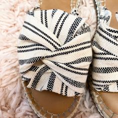 Hey there ladies, today I am doing a summer roundup of the best sandals for summer that are from target