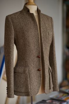 A Well Traveled Woman, A Jacket, Harris Tweed, Tweed Blazer, Equestrian Style, Country Outfits, Mode Inspiration, Tweed Jacket, Work Outfit