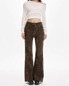 Aesthetic high-waisted flare jeans with an all-over leopard print. Made from denim with a slightly flared leg and classic five-pocket design Size: • S: Waist: 62cm/ 24.4 in, Hips: 90cm/ 35.4 in, Length: 101cm/ 39.8 in• M: Waist: 66cm/ 26.0 in, Hips: 94cm/ 37.0 in, Length: 102cm/ 40.2 in• L: Waist: 70cm/ 27.6 in, Hips: 98cm/ 38.6 in, Length: 103cm/ 40.6 inMaterial: Denim Brown Flare Jeans With Five Pockets, High Rise Brown Flare Jeans For Fall, Brown Flare Jeans For Fall, Casual Leopard Print Jeans For Fall, Trendy Straight Leg Leopard Print Jeans, High Rise Leopard Print Bottoms For Fall, Trendy High Rise Leopard Print Bottoms, Trendy High-rise Leopard Print Bottoms, Leopard Print Jeans For Fall