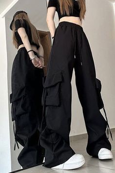 Kpop Cargo Pants Outfit, Kpop Pants, Oversized Korean Fashion, Sweatpants Baggy, Woman Streetwear, Fesyen Islam, Streetwear Chic