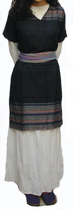 Traditional Jewish women's dress- It is so pretty. I want to make an "Evie" version... Jewish Clothing, Single Funny, Costumes College, Halloween Costumes College Girls, Halloween Costumes College