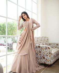 Sangeet Outfit Ideas Indo Western, Sangeet Outfits For Bridesmaid, Ethnic Dresses Indian Wedding Ideas, Dresses For Sangeet Indian Outfits, Reception Wear Women, Latest Traditional Indian Wear For Women, Indo Western Wedding Outfits Women, Traditional Indo Western Outfits, Latest Indo Western Outfits Wedding