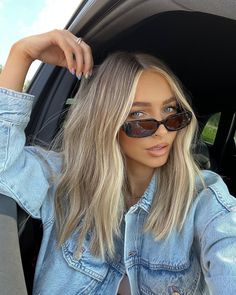 Grown In Blonde Hair, Blonde Winter Hair 2023, Lauren Lane Hair, Bronde Lob Shoulder Length, Bronde Balayage With Money Piece Medium Hair, Hair For Green Eyes And Fair Skin, Alex Hall Hair, Blonde Going Darker, Blondes With Lowlights