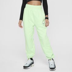 Swap out your heavy sweats for these lightweight joggers to stay comfy when warmer weather arrives. Made to feel airy and comfortable, their looser fit helps you step and stretch with ease. Plus, sweat-wicking tech helps you stay cool and comfortable. Nike Relaxed Fit Joggers For Gym, Nike Athleisure Sweatpants For Gym, Sweat Resistant Athleisure Bottoms For Streetwear, Casual Sweat Resistant Activewear For Streetwear, Casual Streetwear Sweat Resistant Activewear, Comfortable Spring Activewear For Streetwear, Comfortable Spring Streetwear Activewear, Nike Sweatpants With Elastic Waistband For Spring, Nike Moisture-wicking Fleece Joggers