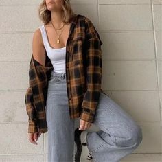 Checked Shirt Outfit Women, Check Shirt Outfit Women, Flannel Shirt Outfit Women, Checked Shirt Outfit, Oversized Checked Shirt, Plaid Shirt Outfits, Flannel Shacket