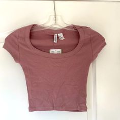 H&M Mauve Crop Top With Scoop Neckline And Cap Sleeves. Size Is Xs. New With Tags Trendy Everyday H&m Tops, Fitted Cropped Top By H&m, Trendy Cropped Tops By H&m, Everyday Fitted Tops From H&m, H&m Fitted Cropped Crop Top, Fitted Everyday Tops By H&m, H&m Fitted Trendy Crop Top, H&m Tops For Everyday Spring Wear, Fitted H&m Tops