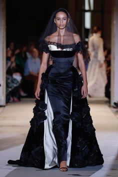 Gala Attire, Zuhair Murad Couture, Black And White Fashion, High Fashion Couture, Fashion Couture, Runway Dresses