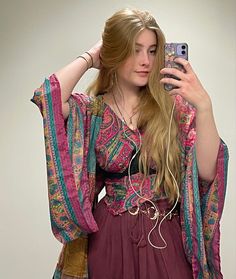 Hippie Outfit Inspo, Event Dresses Classy, Simple Indian Suits, Vintage Dress Design, Boho Fits, Moda Hippie, 70s Inspired Fashion, Boho Trends, House Clothes