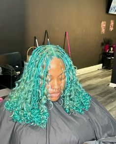 Green Hair Black Women Braids, Ginger Hair Green Outfit, Blue And Green Braids For Black Women, Teal Faux Locs, Turquoise Braids For Black Women, Mint Green Braids, Island Twists With Color, Hair Color Ideas For Locs, Lime Green Braids