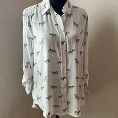 A Fun And Cute Top With A Unique Pattern!! -Long Sleeve -Button For 3/4 Length Sleeve -Front Button Closure -Collar Neckline Clean And Smoke Free Home!! Printed Button-up Blouse For Work, Striped Long Sleeve Tee, Popover Shirt, Bow Detail Dress, Green Blouse, Cute Top, Fitted Skirt, Black Ruffle, Print Blouse