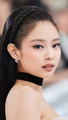 #blackpink#femaleidolsedit#femaleidol#femadolsedit#jennie#jennie kim#blackpink#bp#jennie met gala 2023 Kim Makeup, Fashion Gal, Nails Prom, Summer Wallpaper, 인물 사진, Blackpink Photos, Blackpink Fashion