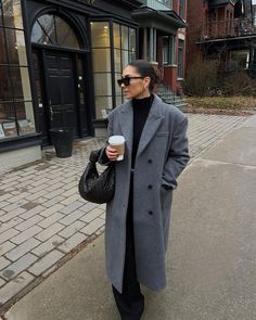 Winter Coat Outfit, Winter Coat Outfits, Coat Outfit, Modern Lifestyle, Rainy Day Outfit, Jewelry And Accessories