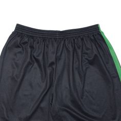 Item is in good used condition. Item has an elasticated waist. >Size: W32 L7 >Waist Size: 32" >Inside Leg: 7" >Rise: 11" >Hem: 12" Sports Bottoms With Green Ribbed Waistband, Green Sports Bottoms With Ribbed Waistband, Sportswear Athletic Shorts With Elastic Side Panels, Green Athletic Shorts With Elastic Waistband For Training, Short Jogging Bottoms With Elastic Waistband, Green Sports Bottoms With Elastic Waistband, Green Athletic Shorts With Elastic Waistband For Sports, Sporty Short Cargo Pants, Sporty Short Sports Pants