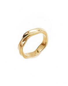 A beautiful and timeless piece, the Ruben Ring is perfect for your everyday life. Crafted from 18K gold, it is waterproof and sweatproof, durable enough to wear all day long. Stack it with other pieces or wear it on its own – the Ruben Ring is a timeless addition to your jewelry collection. 18K Gold Plated Stainless Steel || Gold Plated || Hypoallergenic Care tips: -Store jewelry in our cloth Béljoy bags or small plastic zip lock -Use a jewelry cloth to clean oils off of jewelry that temporarily Evry Jewels Rings, Gold Jewelry Png, Jewelry Png, Accessories Png, Gold Finger Rings, Png Aesthetic, Carved Ring, Clothing Staples, Store Jewelry