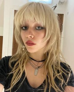 @wormsheriff Choppy Blonde Hair, Mullet Long Hair Women, Wolf Cut Blonde Hair, Blonde Goth Hair, Straight Hair Shag Haircut, Long Mullet Straight Hair, Grunge Blonde Hair, Alt Blonde Hair, Shaggy Blonde Hair