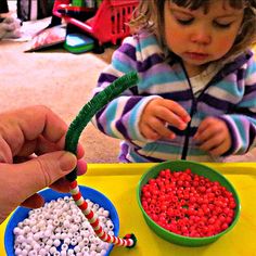 10 Simple and Fun Christmas Crafts for 2 Year Olds! - Sunshine Whispers Christmas Ornaments With Kids, Ideas For Christmas Crafts, Ornaments With Kids, Toddler Activities Daycare, Christmas Snacks Easy, Monkey Room, Winter Crafts For Toddlers, Nursery Christmas, December Lessons