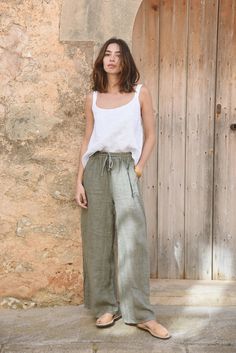 Isla Pants // Fern Styling Pants Trousers, Loose Flowy Pants Outfit, Light Green Linen Pants Outfit, Comfort Wear For Women, Flowy Summer Pants Outfit, Loose Green Pants Outfit, Holistic Outfits Women, Natural Colors Outfit, Women’s Linen Pants