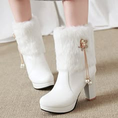 White Round Toe Platform Boots For Winter, White Snow Boots For Winter, White Winter Snow Boots, Elegant White Mid-calf Boots For Winter, Elegant White Mid-calf Winter Boots, Trendy Boots For Women, Glamour Vintage, Wrapping Presents, Shoes Outfit Fashion