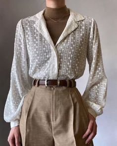 Elegant Italian Style, Winter Day Dress, Summer Librarian Outfit, My Dream Clothes, Office Outfits Women Young Professional Summer, Vintage Office Outfit, Casual White Outfit, Chic Aesthetic Outfit, Button Up Outfit