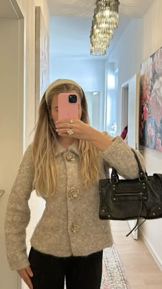 #stockholmstyle #stockholm #stockholmstil #blondie #balenciaga #isabelmarant Modest Stockholm Style, Fleur Holm, Stockholm Aesthetic Outfit Winter, Stockholm Picture Ideas, Stockholm Photo Ideas, Stokholm Girl Outfit, Stockholm Style Winter, Stockholm Girl, Stockholm Aesthetic