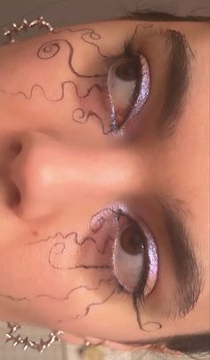 Midwest Princess Makeup, Swirl Makeup Eye, Simple Creative Eye Makeup, Fun Creative Makeup Looks, Ethereal Eyeliner, Spiral Eye Makeup, Portals Makeup Ideas, White Foundation Makeup Looks, Psychic Makeup