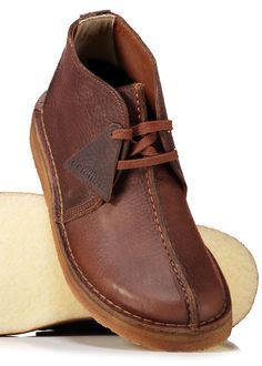 Clarks Desert Trek, Clarks Originals, Desert Boots, Stylish Shoes, Chukka Boots, Designer Shoes, Fashion Blog, Casual Shoes, Surfing