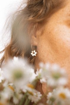 The holy daisy hoops are reminiscent of sunshine, fields of flowers and golden days. Each one hand sawn, filed, sanded and polished, they are each completely unique ✿ Please bear in mind that every piece is handmade, therefore no two are alike - similar but unique. Recycled 9 carat gold 0.9mm wire (hoops) Please bear i Everyday Daisy Earrings, Fields Of Flowers, Silversmithing Jewelry, Earring Hole, Dress Up Boxes, Daisy Charm, Porcelain Earrings, Golden Days, Hoop Charms