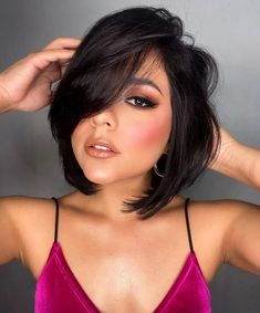 Dark Hair Bobs, Corte Chanel, Short Haircuts With Bangs, Side Swept Hairstyles, Bob Hairstyles With Bangs, Bob Hairstyles For Thick, Cool Short Hairstyles, Bob Haircuts For Women, Haircut And Color