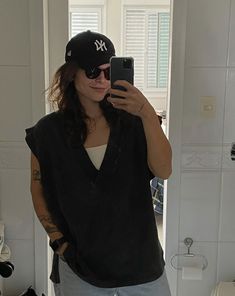 Hat Ideas For Women, Gay Outfits, Lesbian Outfits, Summer Festival Outfit, Black Shoe, Casual Day Outfits, Streetwear Men Outfits