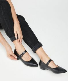 The FRANKiE4 Difference. 
Founded by Podiatrists, FRANKiE4 is changing the way women experience footwear. 

With body mechanics in mind, our Sole Hero™️ footbeds aim to alleviate and prevent heel and arch pain, plantar fasciitis, and forefoot pain. Shoe Buckle, Womens Mary Janes, Chic Shoes, Walking On Clouds