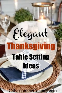 Blue and white themed Thanksgiving table Elegant Thanksgiving Table Setting Ideas, Thanksgiving Bar Cart, Navy Blue Dining Room, Navy Dining Room, Navy Blue Accessories, Thanksgiving Dining Table