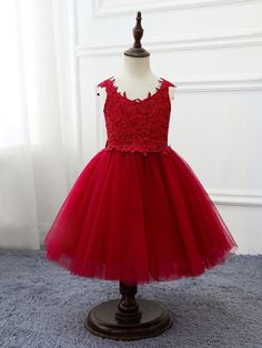 Sleeveless Tulle Tutu Dress For Summer, Sleeveless Tulle Princess Dress For Summer, Sleeveless Summer Tulle Princess Dress, Princess Style Sleeveless Dress With Lace Bodice, Sleeveless Lace Dress With Lace Bodice For Dress-up, Sleeveless Princess Dress With Lace Bodice For Party, Elegant Sleeveless Lace Dress For Dress-up, Sleeveless Lace Princess Dress With Lace Bodice, Sleeveless Princess Dress With Lace Bodice