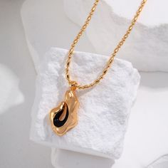 【Product Quality Details】 Material: S925 silver/drop glaze Color: Silver, Gold Size: Chain length of approximately 40cm+5cm, extended chain. The pendant is about 30mm and 16mm wide. Low allergenic, nickel free, safe for sensitive skin 【Guarantee】 High quality material Tar resistant It will take about 10 working days for delivery to reach your hands 【Usage】 It has exquisite packaging and is suitable as a gift for various birthdays and anniversaries to give to friends, family, etc. It is also suitable as jewelry for weddings, simple yet eye-catching. If you have any questions, please feel free to contact me. Best wishes. Modern Dangle Drop Necklace As Gift, Modern Dangle Drop Necklace For Gifts, Minimalist Teardrop Necklace With Polished Finish, Gift Polished Drop Necklace, Minimalist Teardrop Pendant Necklace With Polished Finish, Minimalist Polished Teardrop Pendant Necklace, Minimalist Polished Finish Teardrop Pendant Necklace, Modern Teardrop Pendant Necklace Tarnish Resistant, Modern Tarnish-resistant Teardrop Pendant Necklace