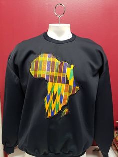 African print unisex sweatshirt. Good material and available in sizes large to 3xl. Please specify your size in notes at checkout Custom Print Long Sleeve Cotton Sweater, Long Sleeve Cotton Sweater With Custom Print, Casual Long Sleeve Sweater With Custom Print, Multicolor Long Sleeve Sweatshirt With Screen Print, Casual Multicolor Sweatshirt With Screen Print, Casual Multicolor Screen Print Sweatshirt, Multicolor Crew Neck Sweatshirt With Screen Print, Ankara Sweatshirt, African Outfits