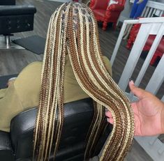 Two Toned Blonde Knotless Braids, Multi Color Brown Braids, 350 613 Knotless Braids, Honey Blonde And Brown Knotless Braids, 30 And 613 Braids, Colour 30 And 613 Braids, Brown Blonde Braids Black Women, Brown And Blonde Hair Braids, Brown And Blonde Knotless