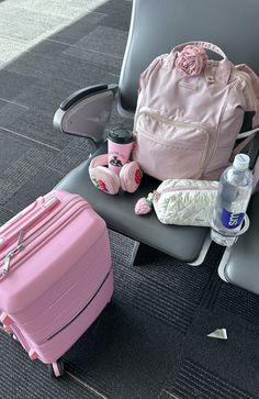 Pink Airport Aesthetic, Pink Luggage Aesthetic, Travel Luggage Aesthetic, Sanrio Flowers, Dove Lotion, Outfits Hawaii, Airport Bag, Amazon Clothing Finds, Glossier Bag