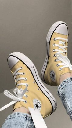 Yellow Converse, Shoes Dresses, Cute Converse, Dr Shoes, Pretty Shoes Sneakers, Shoes Outfit Fashion, Cute Sneakers