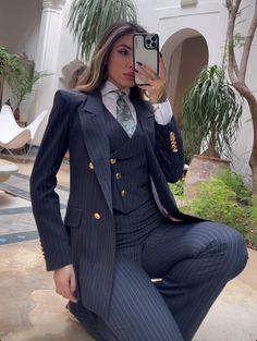 Business Suit Outfits For Women, Graduation Suits For Women, Suit Outfit Ideas, Graduation Suit, Outfit Advice, Trip To Turkey, Traveling Fashion, Women Lawyer