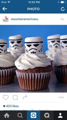 star wars cupcakes with white frosting and faces on them