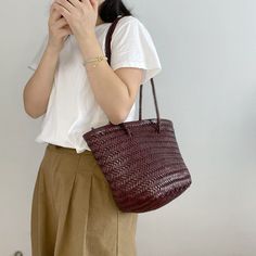 Casual Handwoven Leather Bag, Summer Rectangular Bucket Bag With Intrecciato Weave, Woven Leather Bucket Bag For Market, Natural Leather Basket-shaped Bucket Bag, Natural Leather Basket Bucket Bag, Leather Bucket Bag With Braided Handles In Basket Shape, Woven Leather Shoulder Bucket Bag For Shopping, Casual Intrecciato Weave Shoulder Bag, Casual Handwoven Bucket Bag