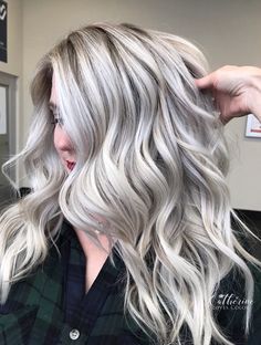 Blonde Specialist, Ice Blonde, Blending Gray Hair