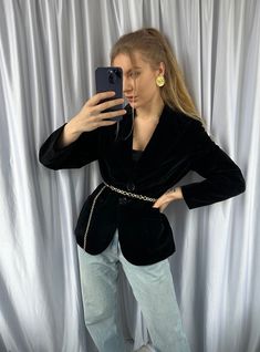 - Vintage black velvet blazer, retro women's elegant classy jacket - Good vintage condition - TAG SIZE: EU 44, GB 18 - Fabric information: 100% cotton, lining 100% viscose Estimated to fit XS-S-M-L  based on your desired fit. Measurements (laying flat): - Shoulders (back): 39 cm - Length: 67 cm - Sleeve: 59 cm - Armpit to armpit: 50 cm Vintage clothes may come with minor flaws due to pre-loved wear. But most importantly it is a one-of-a-kind piece with its own character. By shopping secondhand y Chic Black Velvet Blazer, Black Velvet Winter Blazer, Black Velvet Blazer For Winter, Velvet Evening Blazer For Fall, Velvet Blazer For Evening Wear In Fall, Vintage Winter Office Blazer, Vintage Velvet Blazer For Fall, Vintage Blazer For Fall Party, Vintage Velvet Long Sleeve Blazer