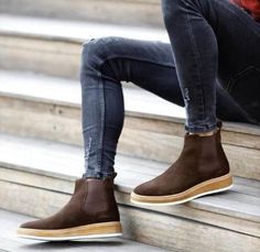 Man Boots Style, Barber Design, Golden Fashion, Best Streetwear Brands, Chelsea Boots Men Outfit, Joggers Jeans, Fall Footwear, Boots Men Outfit