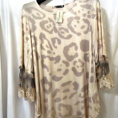 Never Worn, Animal Print Top With Lovely Lace Sleeves. Attractive Silhouette. Bohemian Leopard Print Top For Spring, Bohemian Leopard Print Spring Tops, Spring Bohemian Leopard Print Tops, Cotton Tunic Tops, Clothes For Women Over 50, Flannel Women, Tunic Tank Tops, Women Tunic Tops, Casual Tops For Women