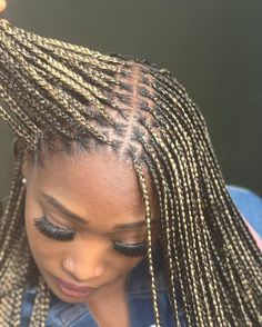 Mid Back Braids For Black Women, Braids For Black Women Color, Blonde Micro Braids, Mixing Hair Color, Hair Styles Natural, Beautiful Black Hair, Girl Braided Hairstyles